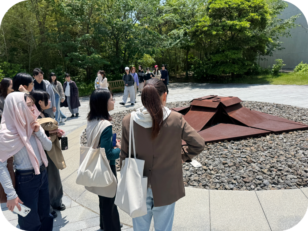 %E7%A5%9E%E5%A5%88%E5%B7%9D%E7%9C%8C%E7%AB%8B%E8%BF%91%E4%BB%A3%E7%BE%8E%E8%A1%93%E9%A4%A8%E8%91%89%E5%B1%B1%E9%A4%A84-modified